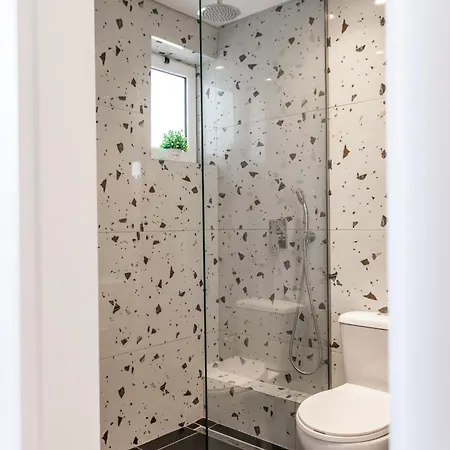 Avouris 2 Bedroom & 公寓